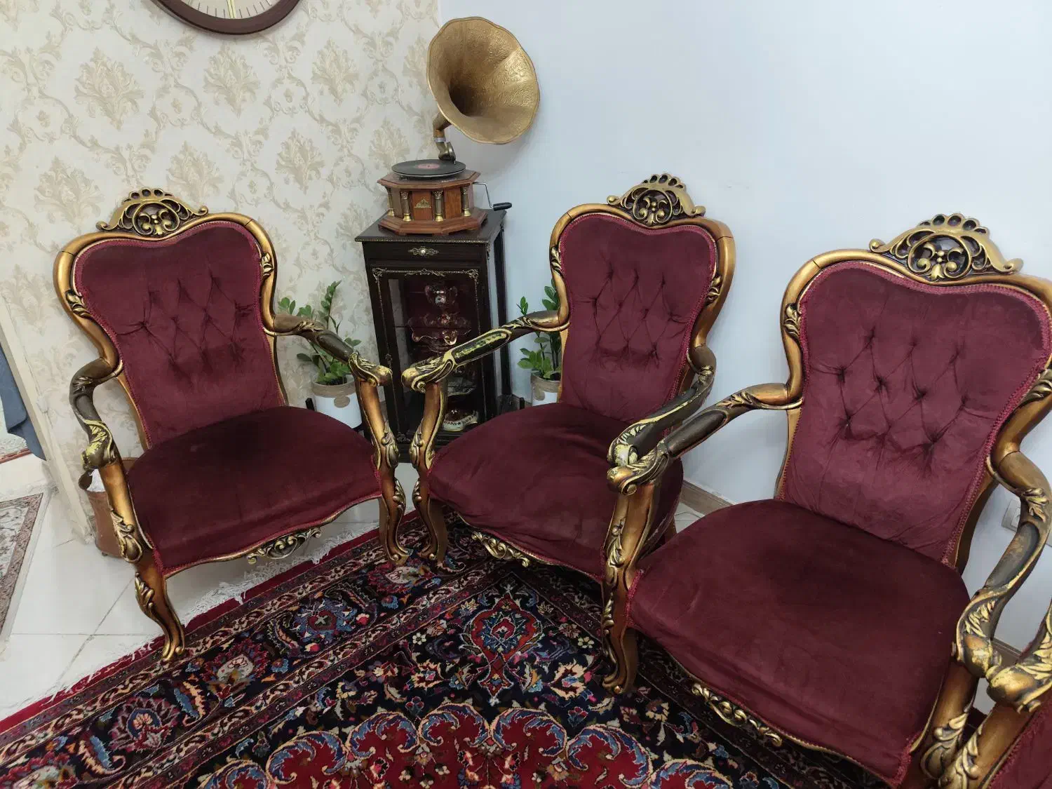 مبل 9 نفره کلاسیک|مبلمان خانگی و میز عسلی|تهران, طیب|دیوار