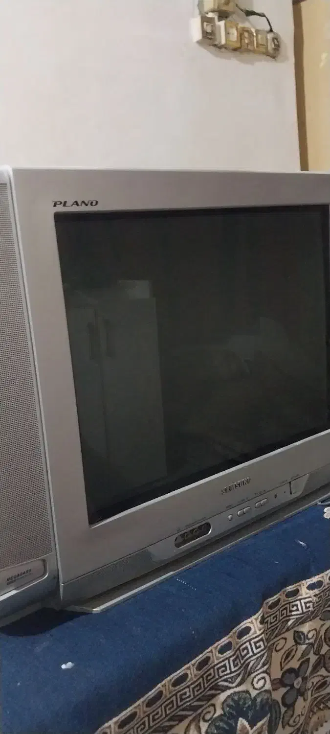 تلویزیون۲۱ سامسونگ با ۲تا دیجیتال|تلویزیون و پروژکتور|میناب, |دیوار