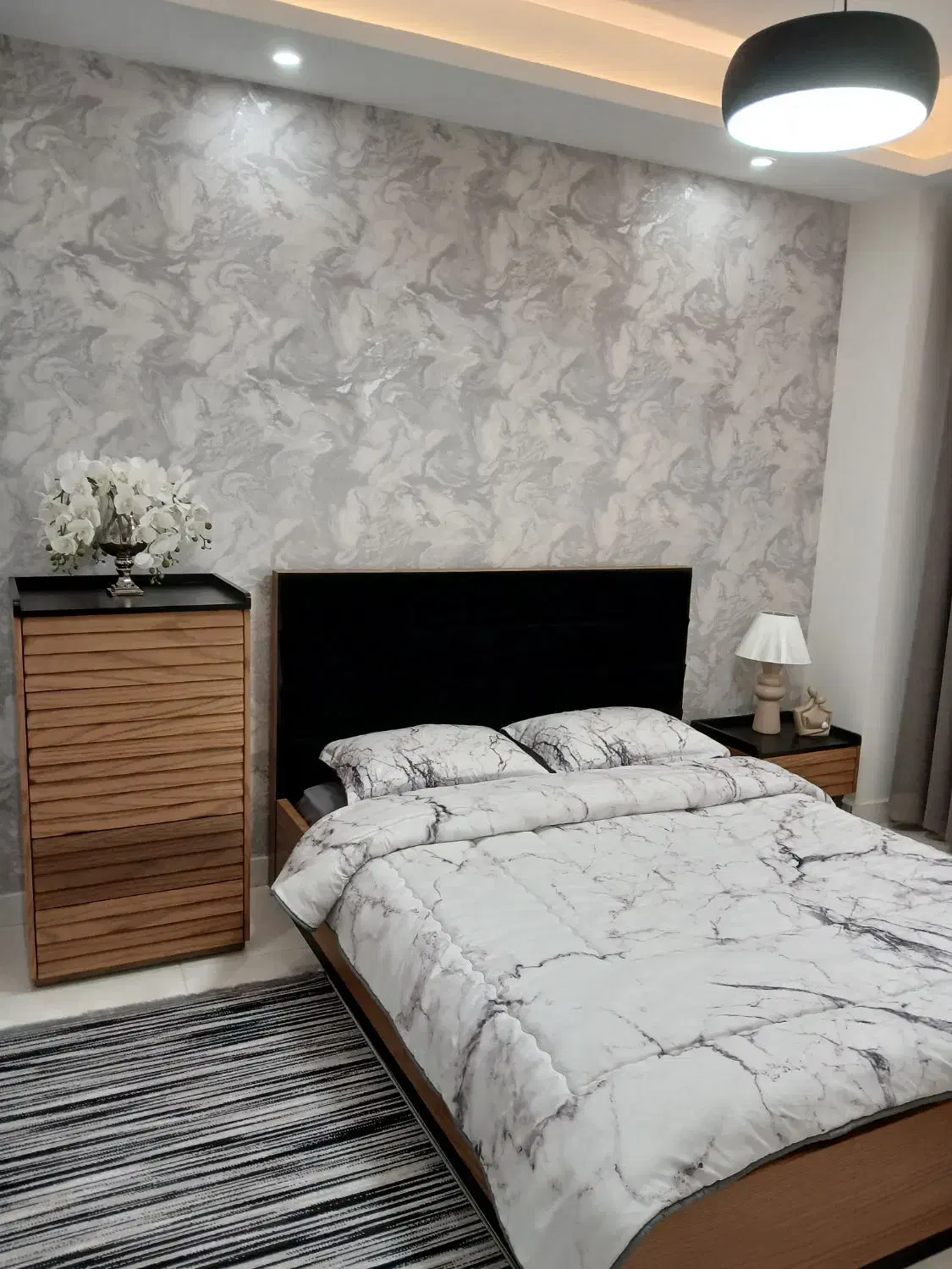 تخت خواب دونفره همراه با دراور و میز آرایش|تخت و سرویس خواب|رشت, اسماعیل آباد|دیوار