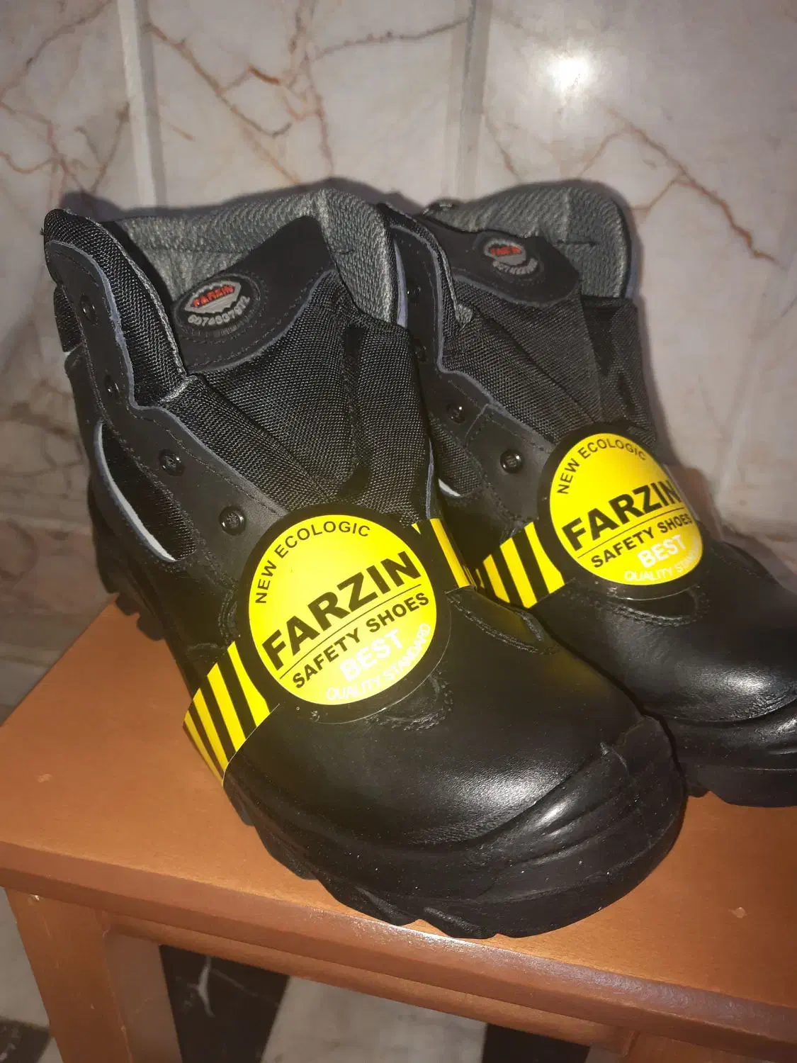 کفش ایمنی|کیف، کفش، کمربند|نیشابور, شهرک ولیعصر|دیوار