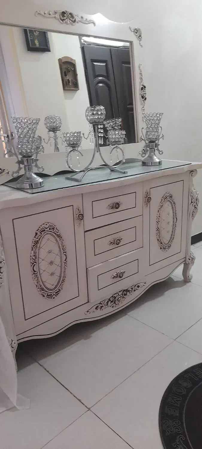 اینه کنسول ومیزتی وی|بوفه، ویترین، کنسول|اهواز, کوی باهنر|دیوار