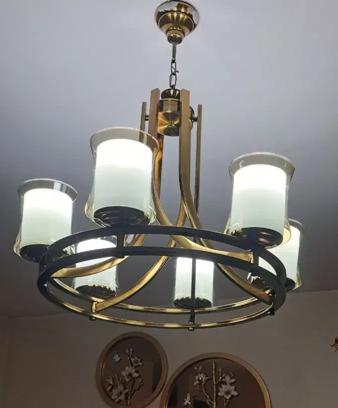 لوستر|لوستر و چراغ آویز|گلستان (تهران), |دیوار