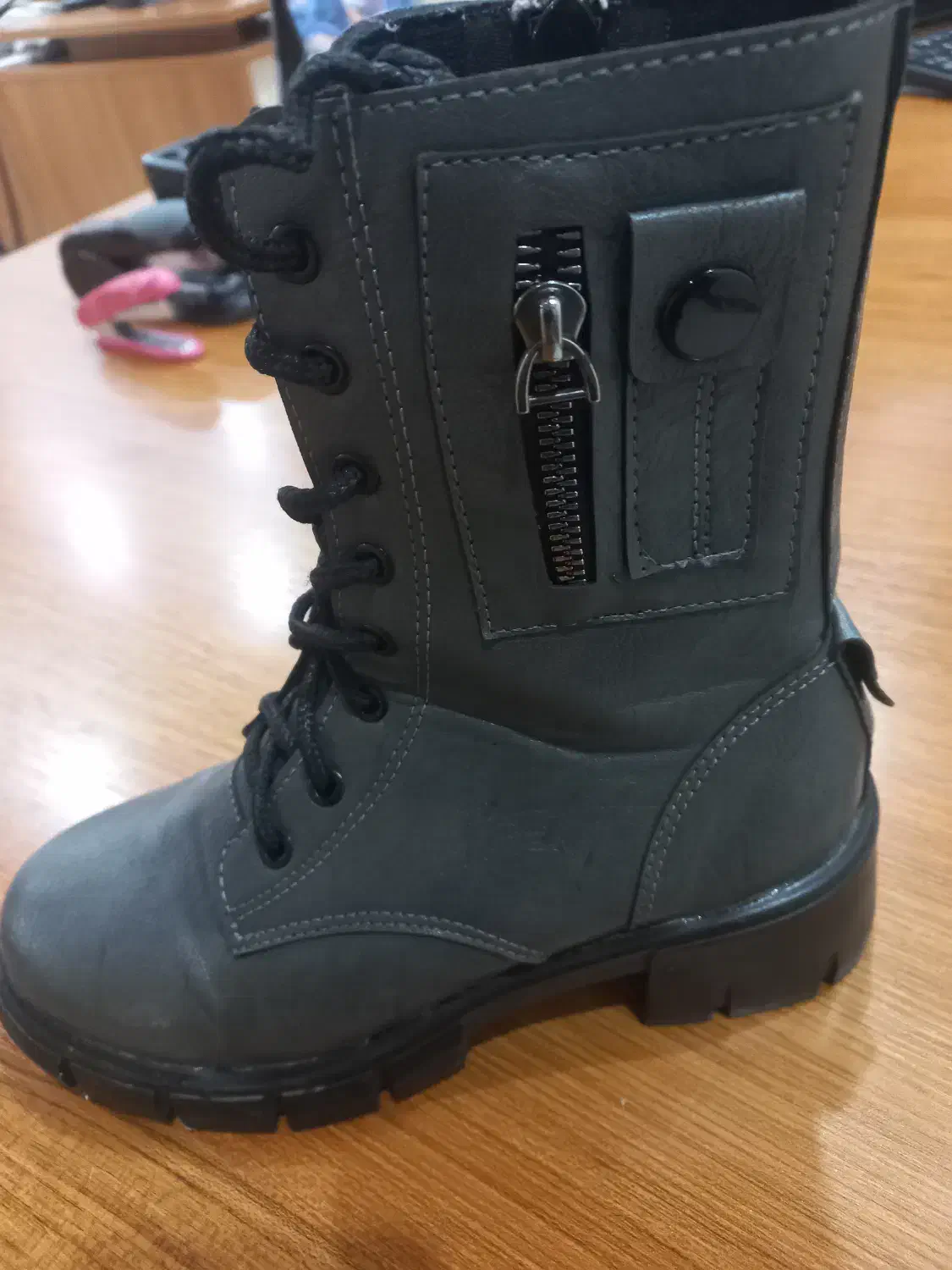 چکمه|کفش و لباس بچه|تهران, شهرآرا|دیوار