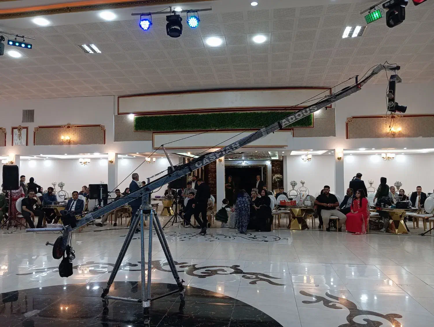کرین 4متری و 6 متری در حد اکبند|دوربین عکاسی و فیلم‌برداری|کرمانشاه, |دیوار