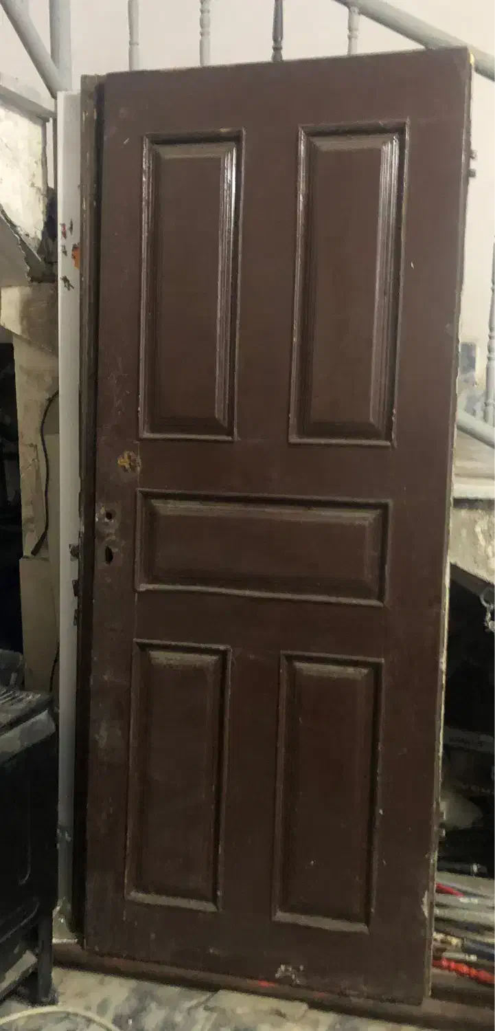 درب ورودی ساختمان چوب قدیمی ۱۶۰*۲|مصالح و تجهیزات ساختمان|گناباد, |دیوار