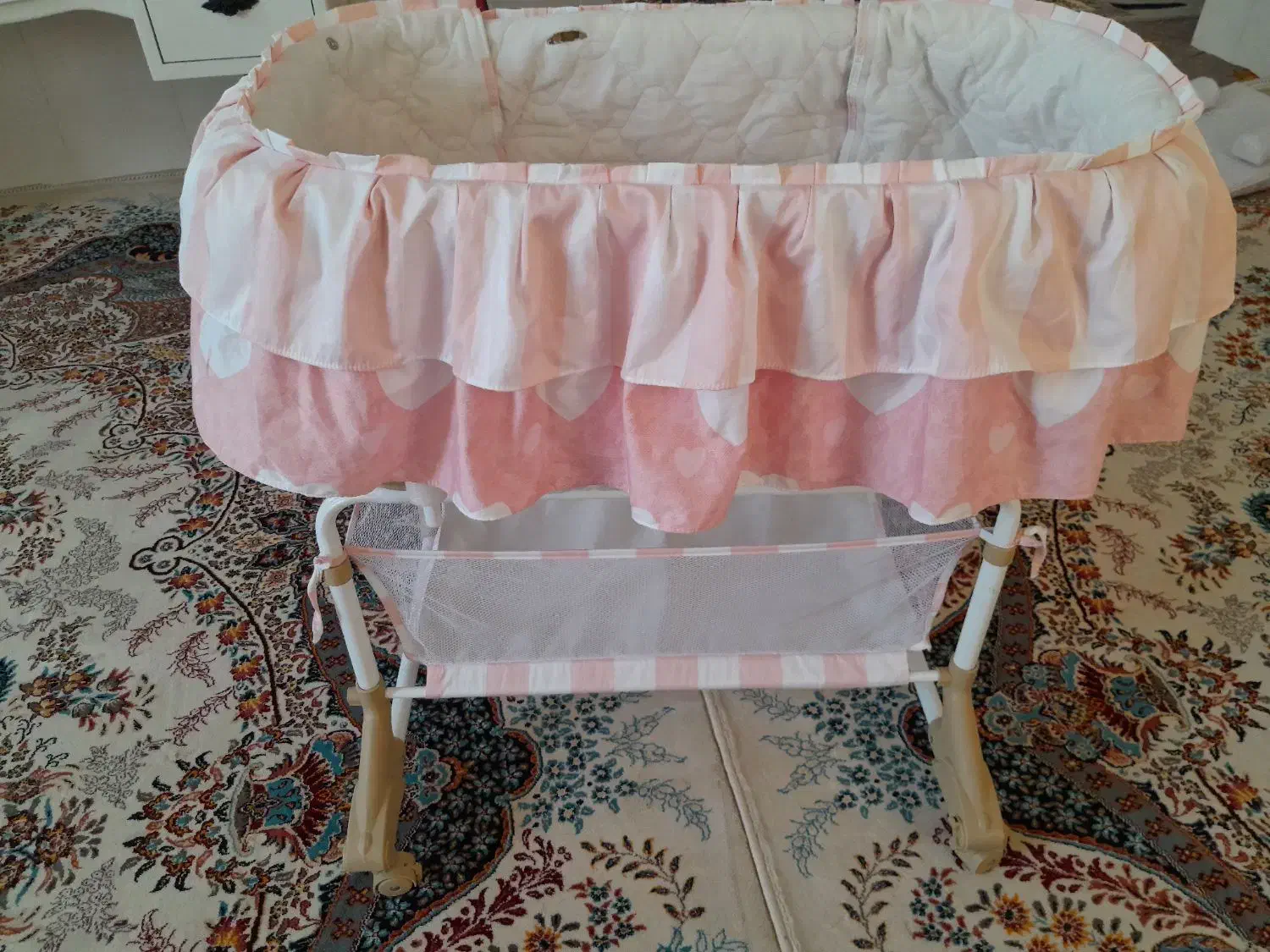 گهواره بچه نو سالم تمیز|اسباب و اثاث بچه|یاسوج, |دیوار