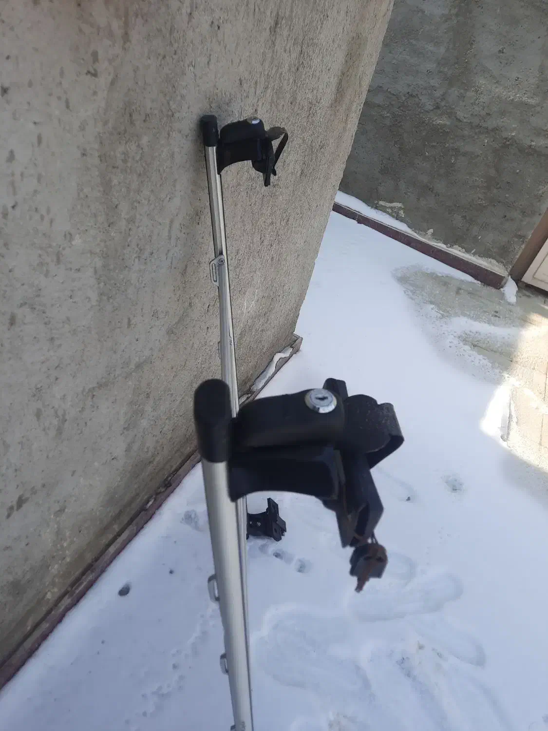 باربند|بندرخت و رخت‌آویز|بناب, |دیوار