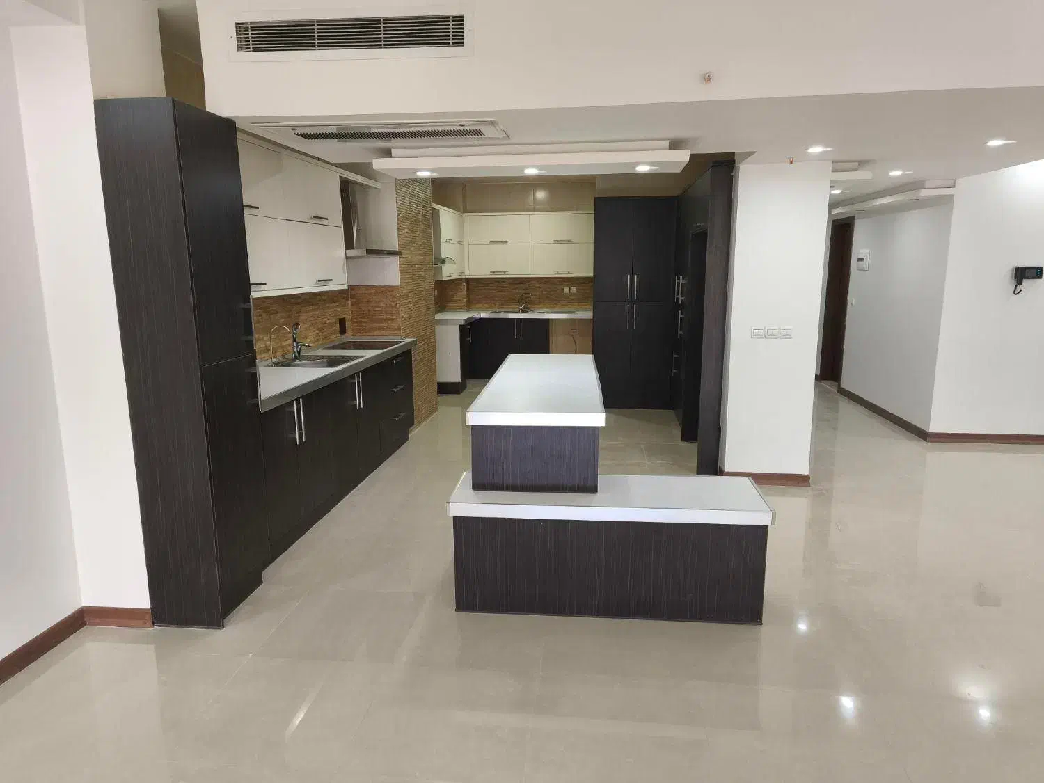 اجاره اپارتمان 200 مترخیابان نظرغربی خاقانی اصفهان|اجارهٔ آپارتمان|اصفهان, جلفا|دیوار