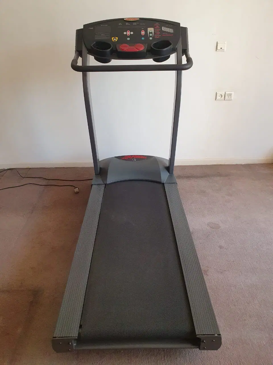 تردمیل lifefitness آمریکایی|تجهیزات ورزشی|تهران, یوسفآباد|دیوار