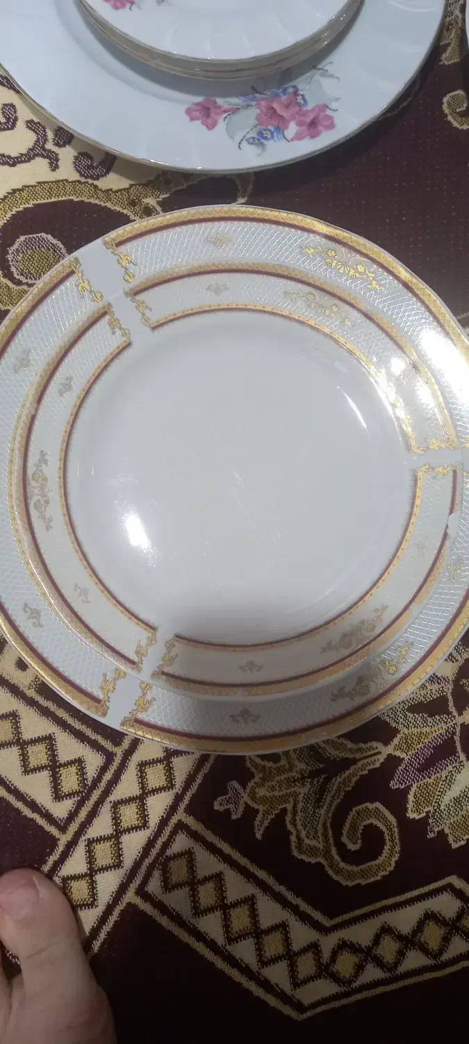 مقداری چینی دست دوم|ظروف سرو و پذیرایی|سیلاخور, |دیوار