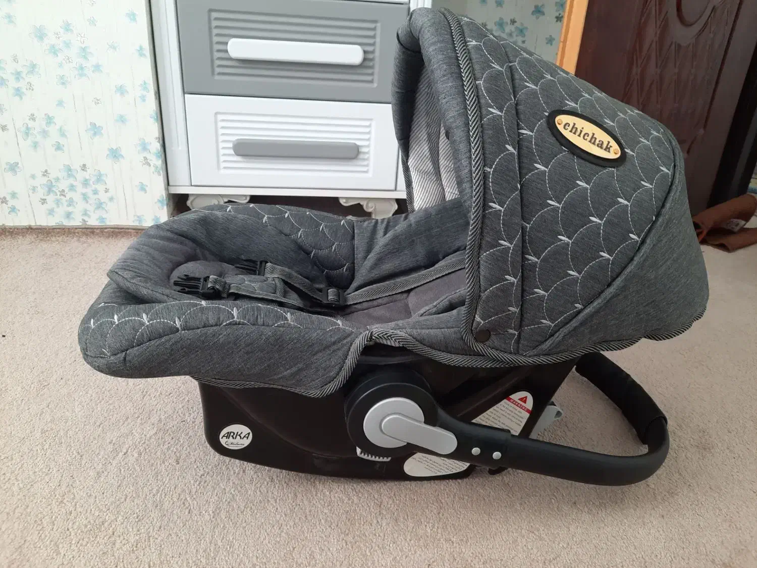 صندلی ماشین و کریر|تخت و صندلی بچه|ابهر, |دیوار