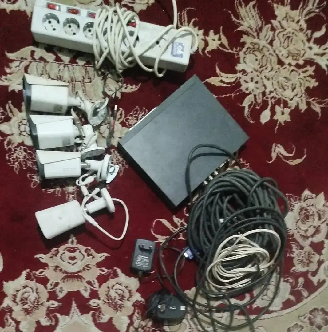 ۴ عدد دوربین و دستگاه کامل|دوربین مداربسته|شیراز, رازی|دیوار