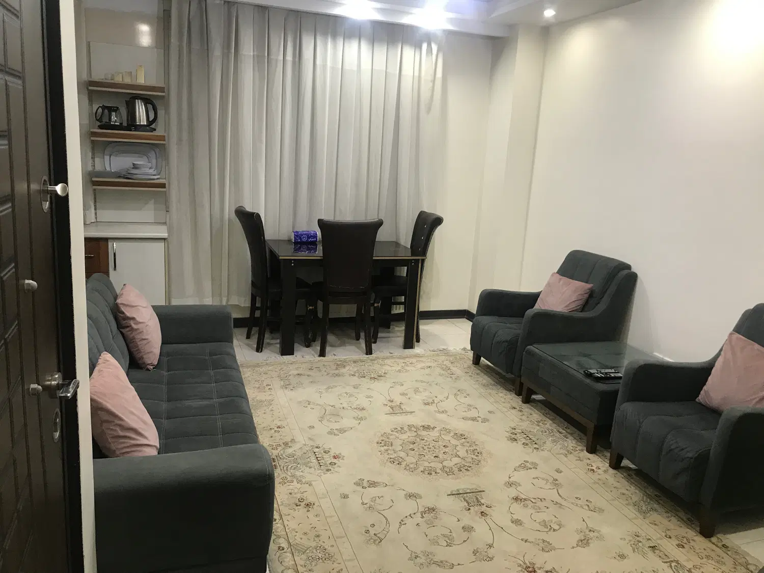 اجاره کوتاه مدت آپارتمان اسپیلت دار یک خوابه فول|اجارهٔ کوتاه‌مدت آپارتمان و سوئیت|تهران, جیحون|دیوار