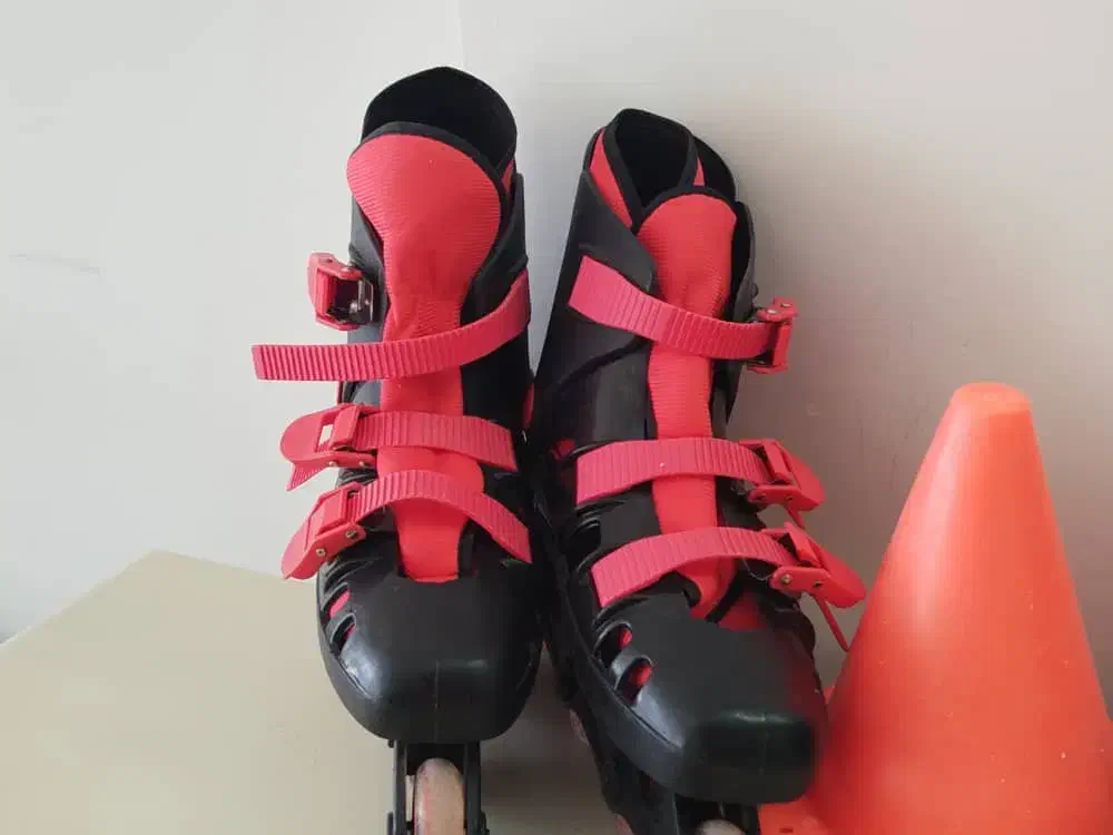 دو عدد اسکیت حرفه ای زنانه سایز  ۳۷ و ۳۹|دوچرخه، اسکیت، اسکوتر|شیراز, آبیاری|دیوار