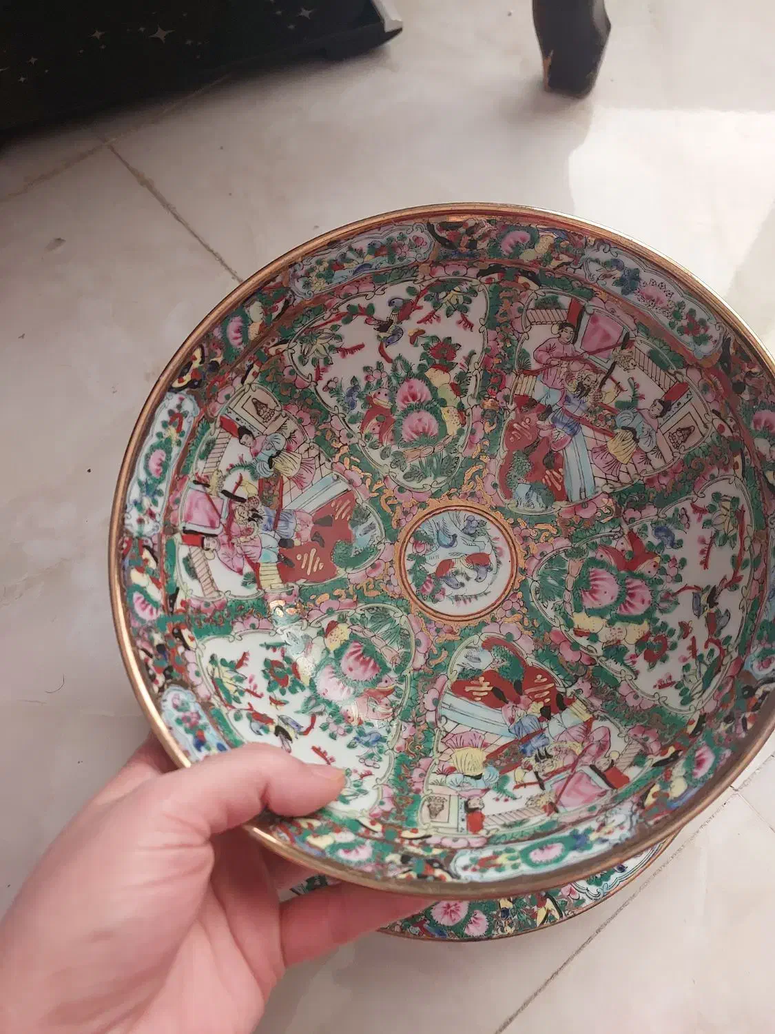 قاب وقدح گل مرغی خیلی پر کاروالیو|ظروف سرو و پذیرایی|قلعه شاهین, |دیوار