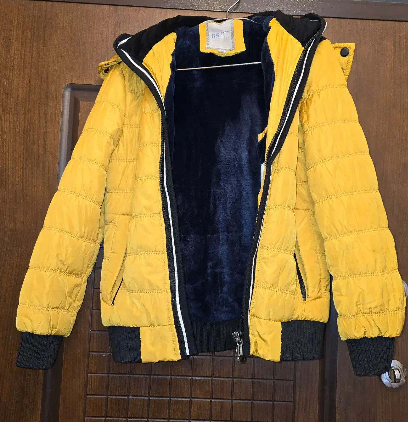 لباس های در حد نو و کاملا سالم بدون زدگی|لباس|هشتگرد, شهرک اداری|دیوار