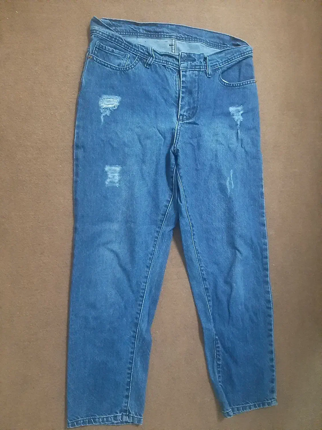 شلوار|لباس|دورود, |دیوار