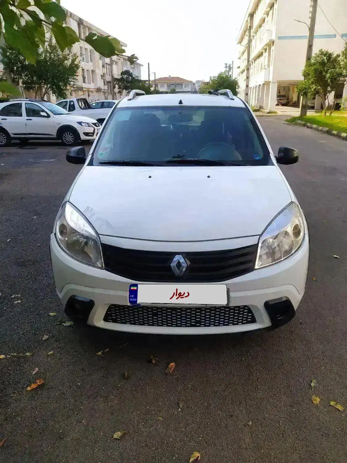 رنو ساندرو دنده‌ای، مدل ۱۳۹۶|خودرو سواری و وانت|بندر انزلی, استادیوم|دیوار