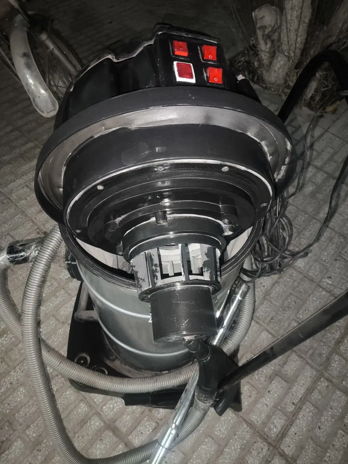 جارو برقی ۳موتوره|جاروبرقی، جارو شارژی، بخارشو|نجف‌آباد, کشاورز|دیوار