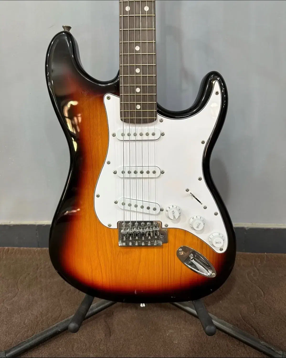 گیتار الکتریک|گیتار، بیس، امپلیفایر|قم, شهرک قدس|دیوار