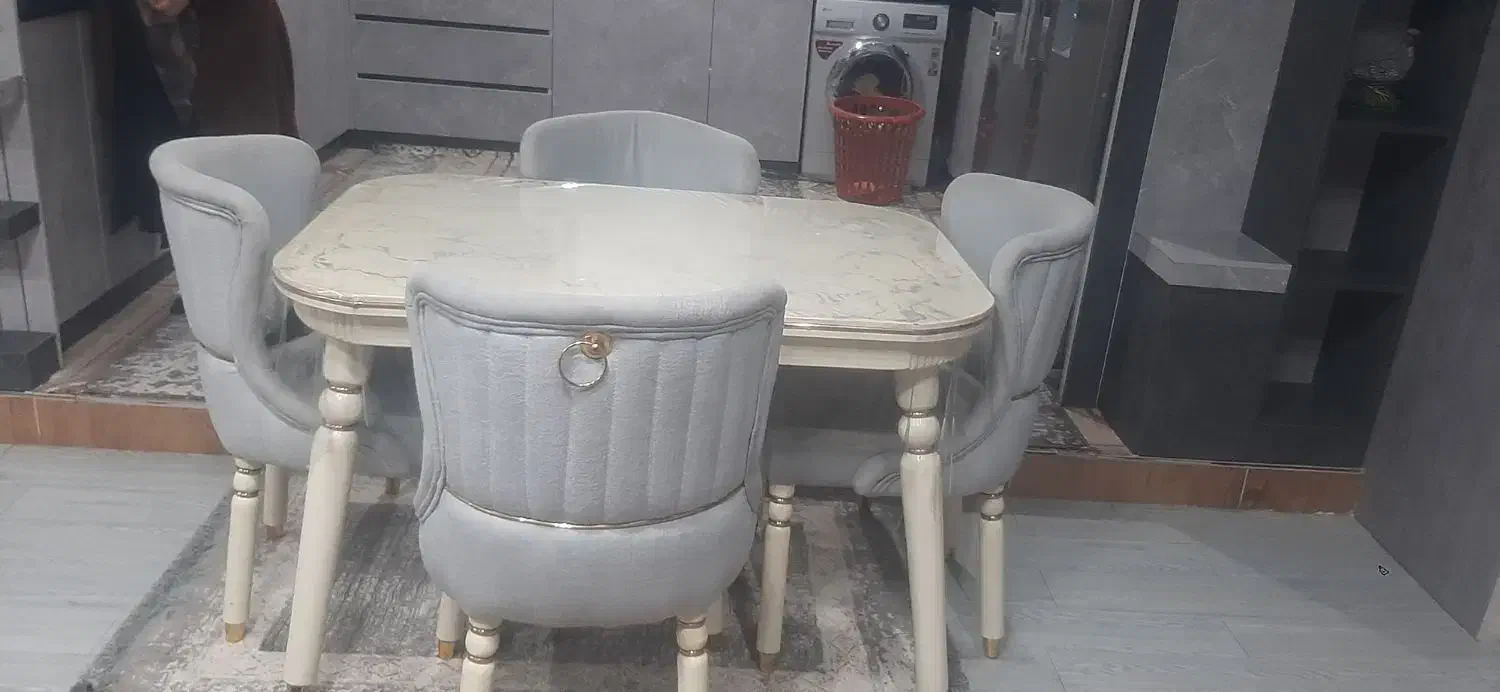 میز وصندلی نهار خوری چهار نفره|میز و صندلی غذاخوری|شیراز, کوشک میدان|دیوار