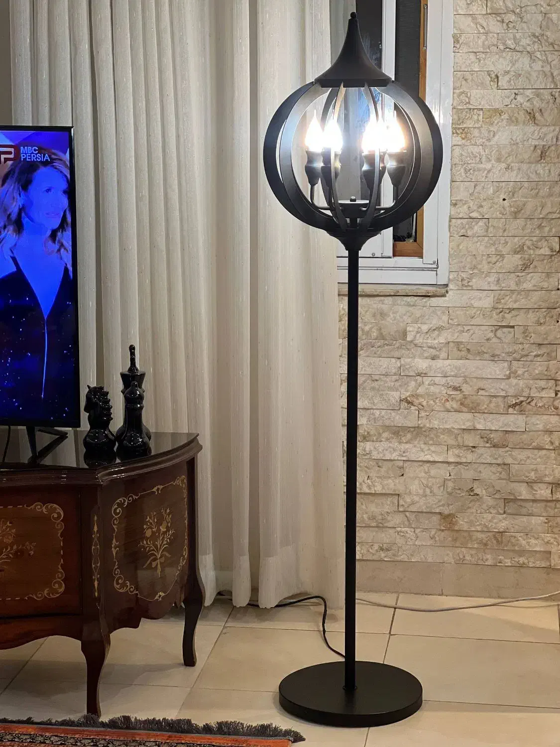 آباژور ،گلدان سفالی، ساعت ایستاده|چراغ خواب و آباژور|رشت, منظریه|دیوار