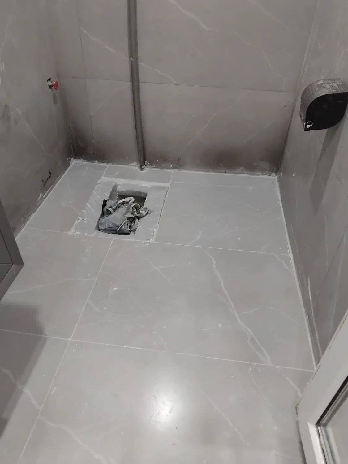 کاشی وسرامیک موزیک قرنیز شیب بندی|خدمات پیشه و مهارت|بندرعباس, |دیوار