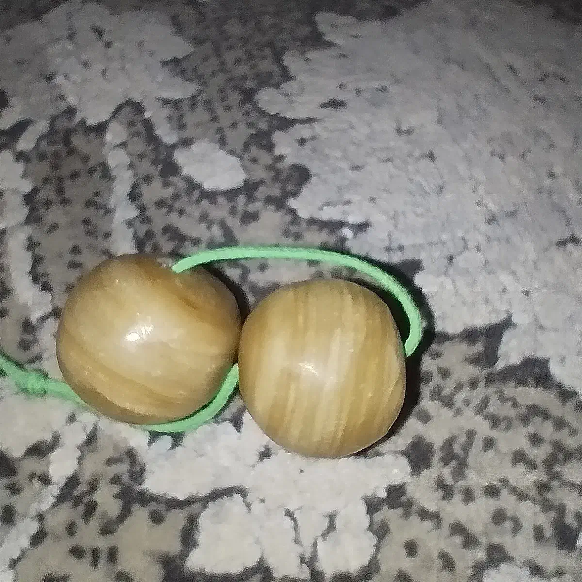 جفت مهره سلیمانی|کلکسیون اشیاء عتیقه|قم, نخودی|دیوار