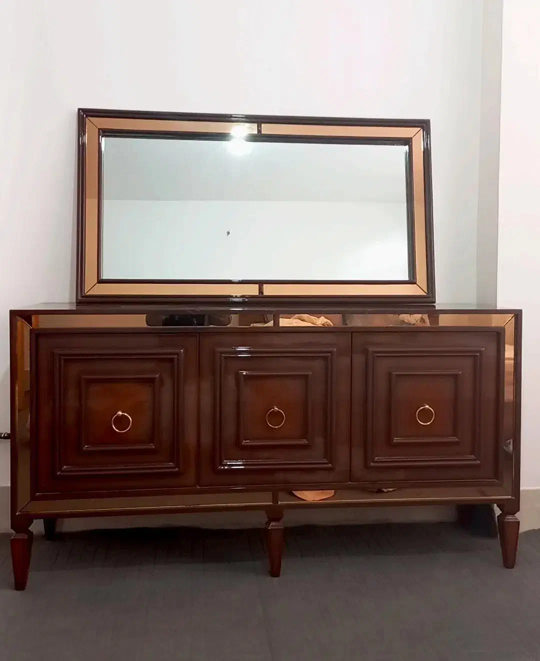 آیینه کنسول|بوفه، ویترین، کنسول|تربت جام, فاز ۱ فرهنگیان|دیوار