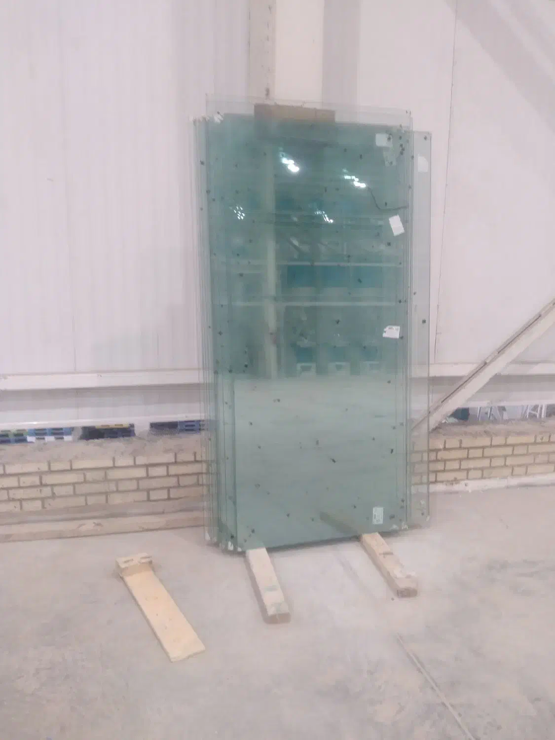 فروش شیشه سکوریت دسته دوم ونو|خدمات پیشه و مهارت|بابل, |دیوار