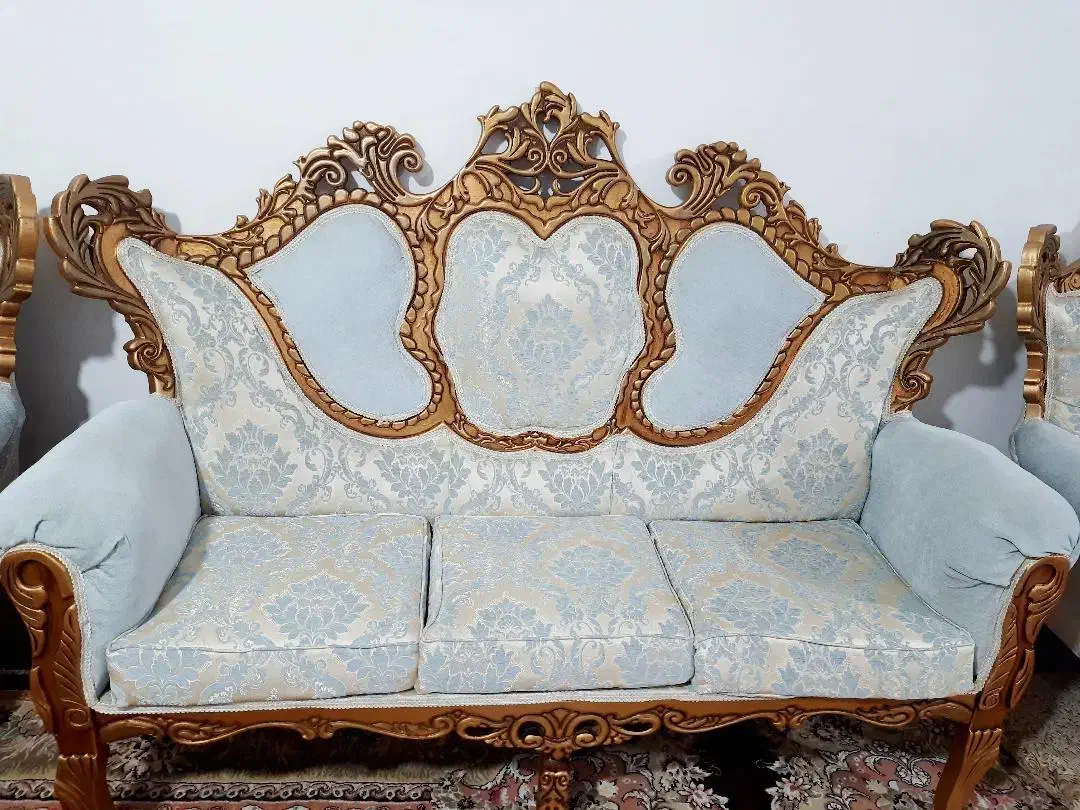 مبل سلطنتی بسیار تمیز|مبلمان خانگی و میز عسلی|میانه, |دیوار