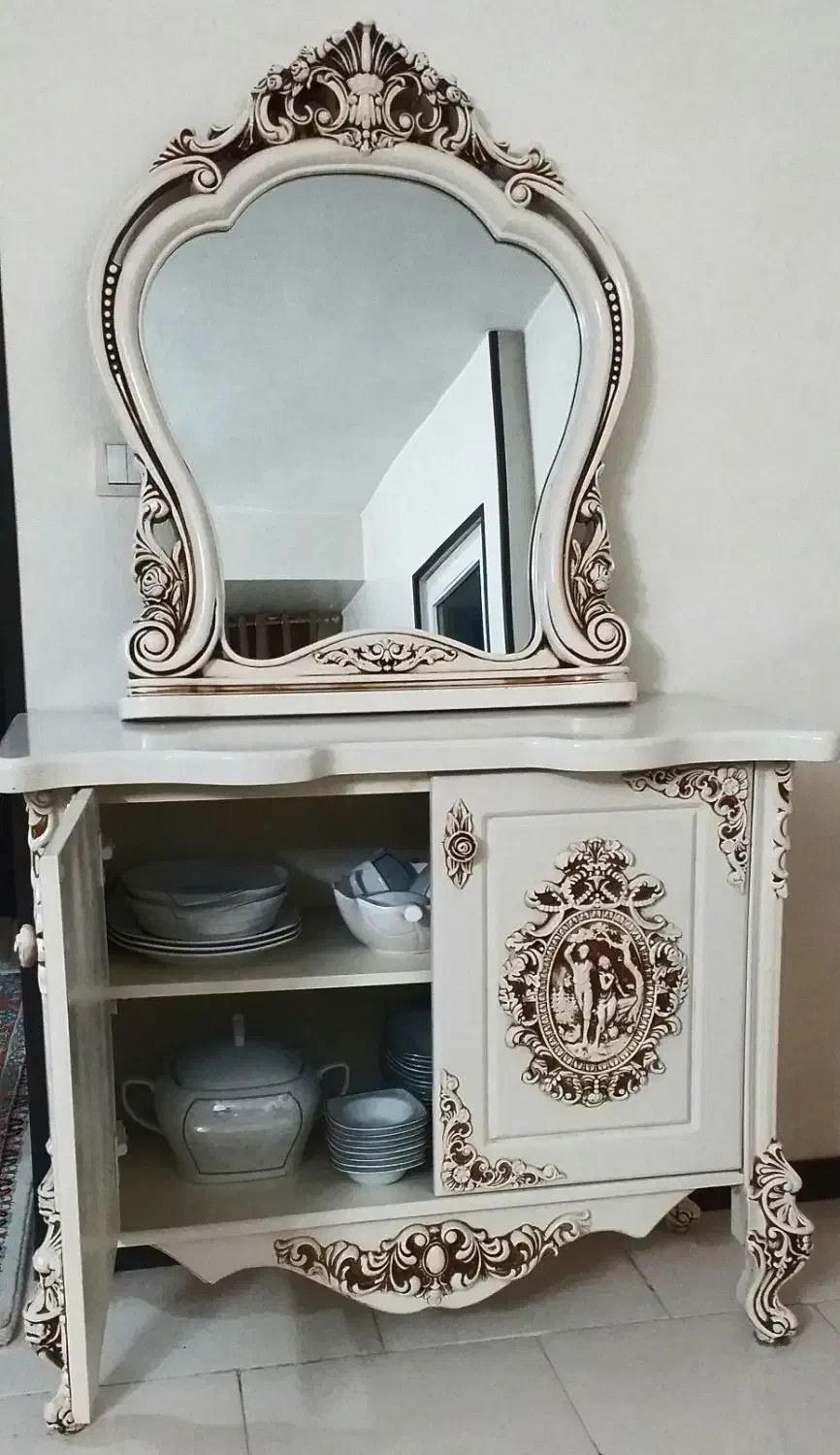 آیینه کنسول مناسب جهیزیه|بوفه، ویترین، کنسول|شاهین‌شهر, مسکن مهر|دیوار