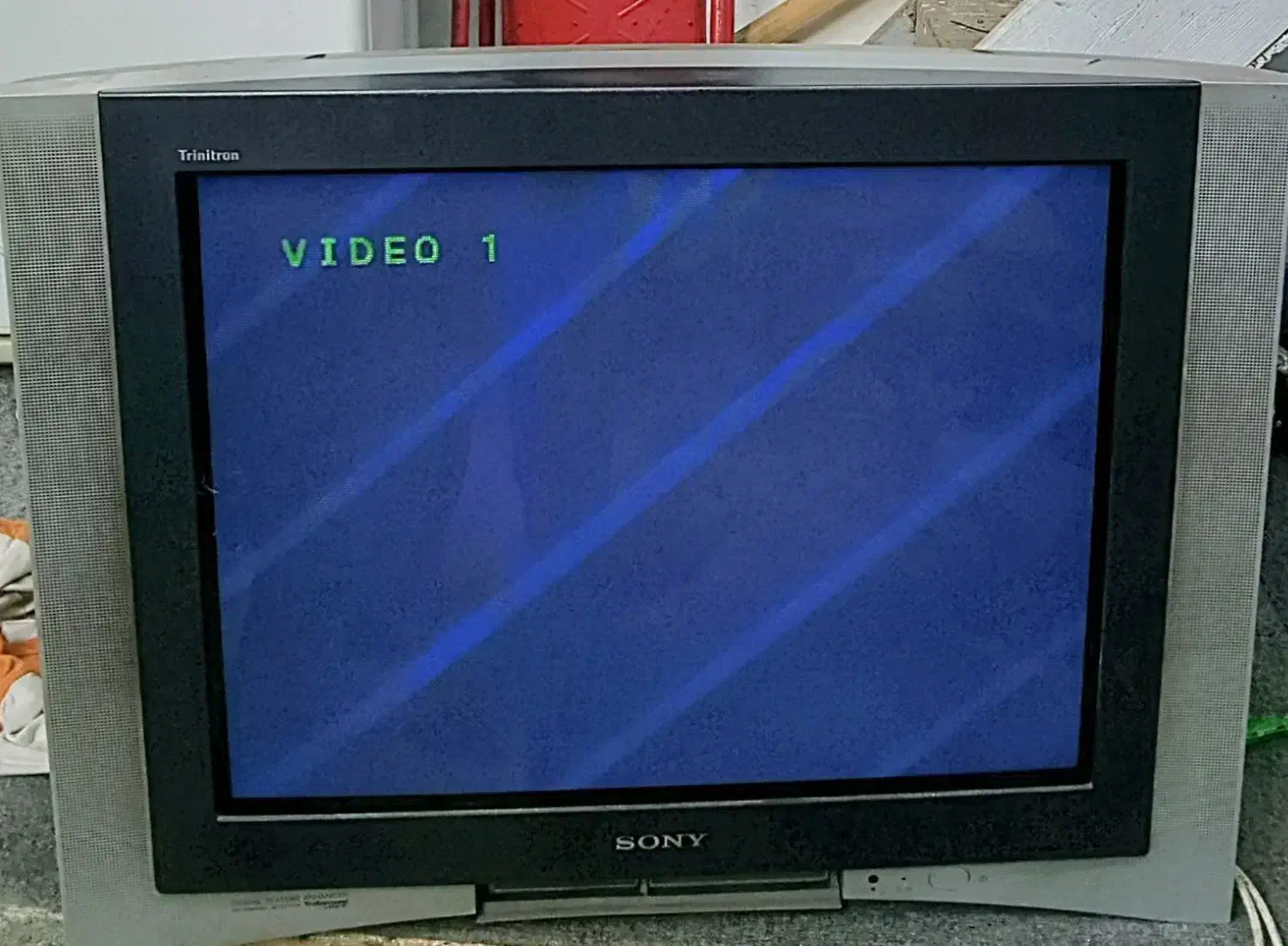 تلویزیون ۱۴شهاب و تلویزیون ۲۹ سونی|تلویزیون و پروژکتور|چاف و چمخاله, |دیوار