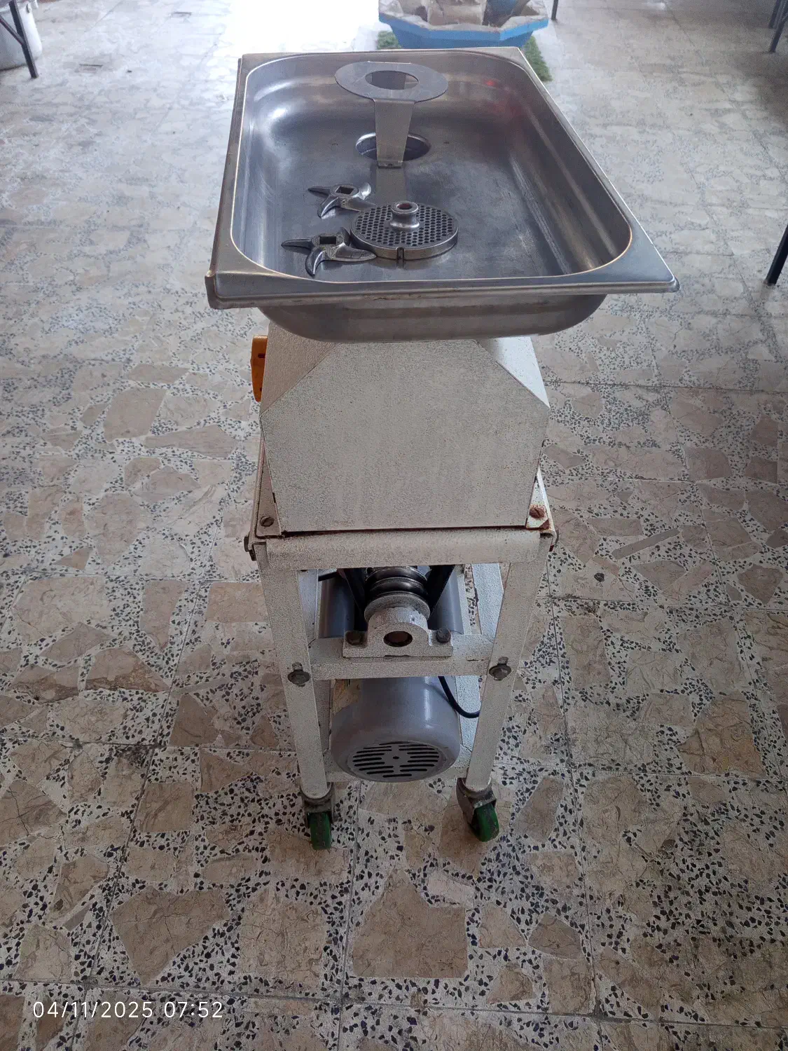 چرخ گوشت در حد نو|کافیشاپ و رستوران|شیرگاه, |دیوار