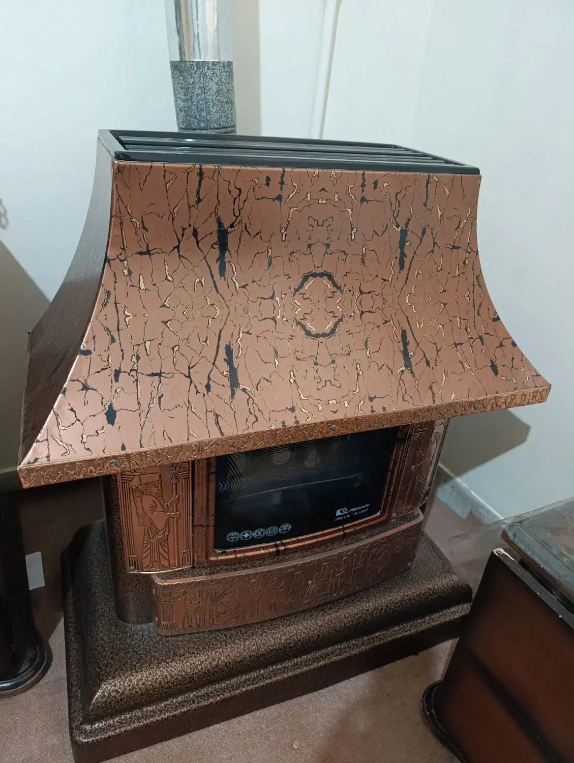 بخاری،ویترین،ساعت، زیر تلویزیون، ناهار خوری ۴ نفره|میز و صندلی غذاخوری|اصفهان, برزان|دیوار