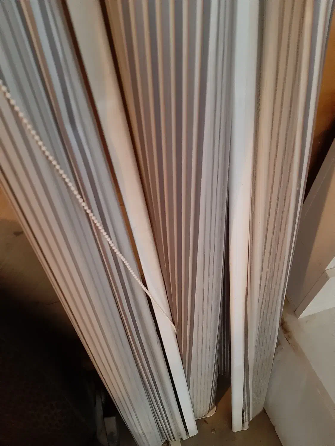 پرده عمودی|پرده، رانر، رومیزی|صدرا-فارس, فاز ۱|دیوار