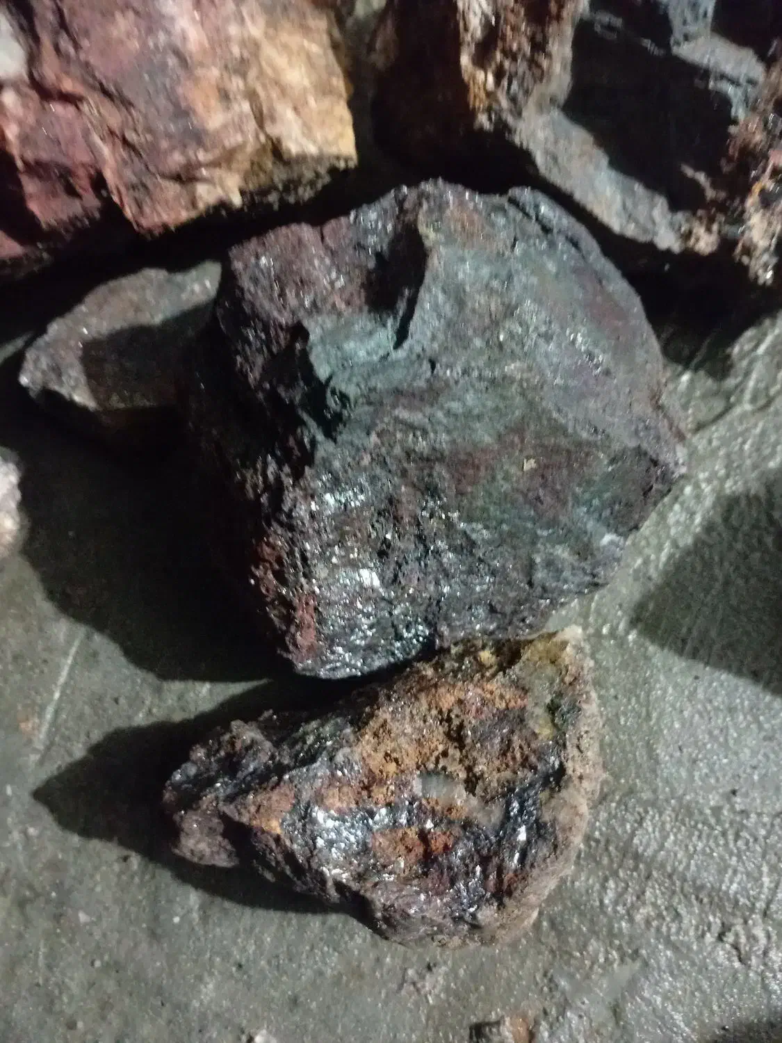 سنگ رودیوم|کلکسیون اشیاء عتیقه|رامسر, |دیوار