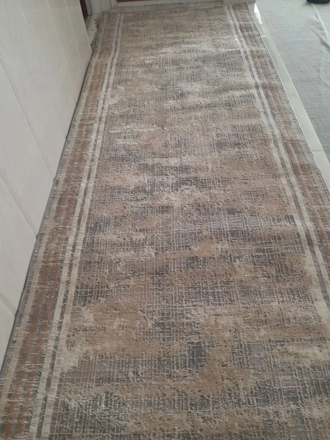 یک عدد کناره ۱در ۳متر ودوعدد فرش ومقدار موکت نو|فرش|زبرخان, |دیوار