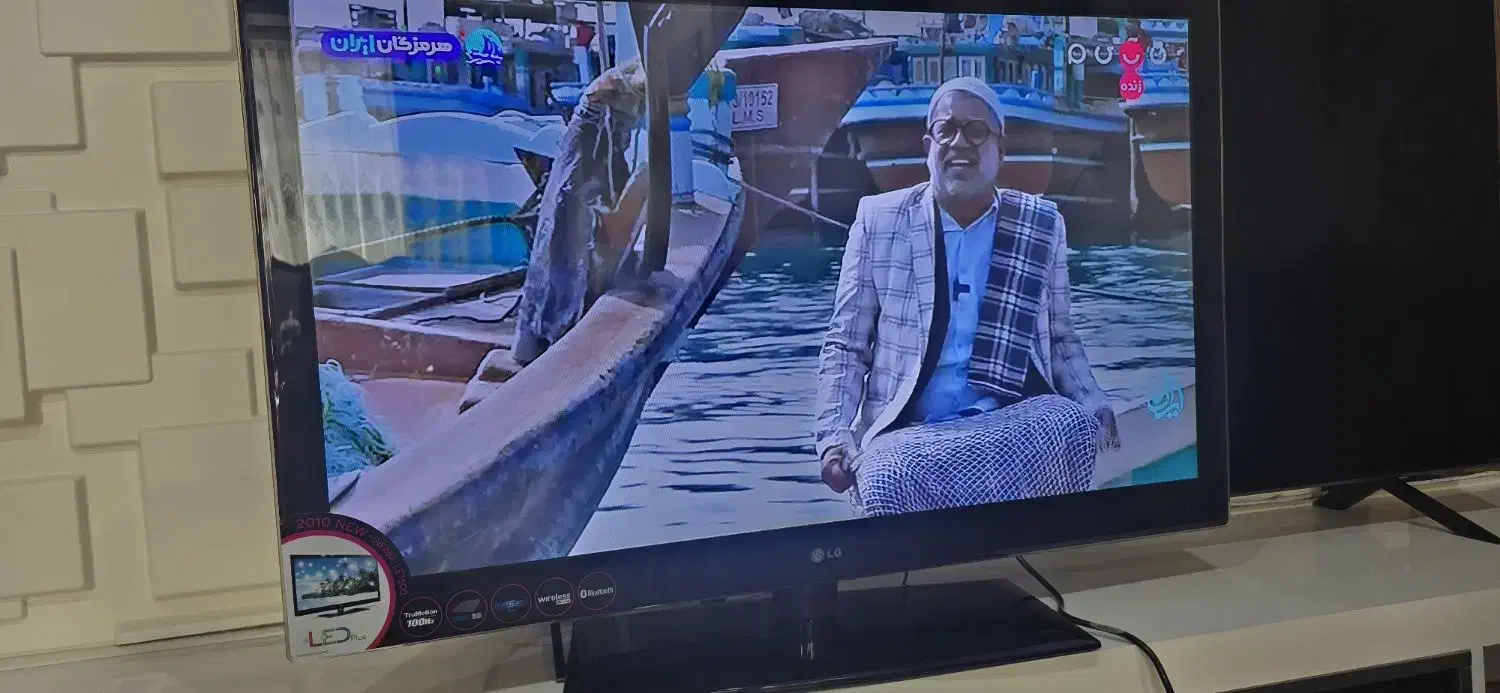 تلوزیون ال ای دی ۴۲ اینچ ۶۷۰۰|تلویزیون و پروژکتور|فولادشهر, C3|دیوار