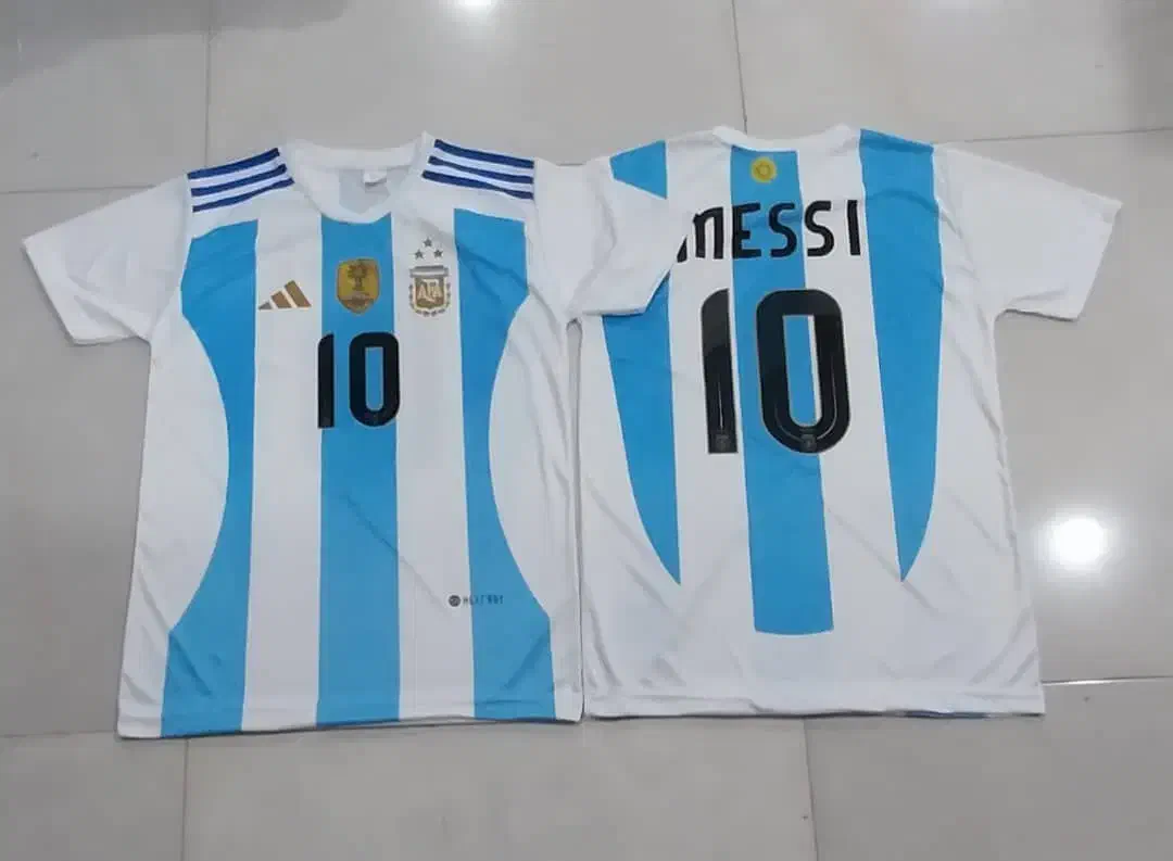 حراج انواع لباس فوتبالی بچه گانه فقط250هزار|کفش و لباس بچه|اندیمشک, |دیوار