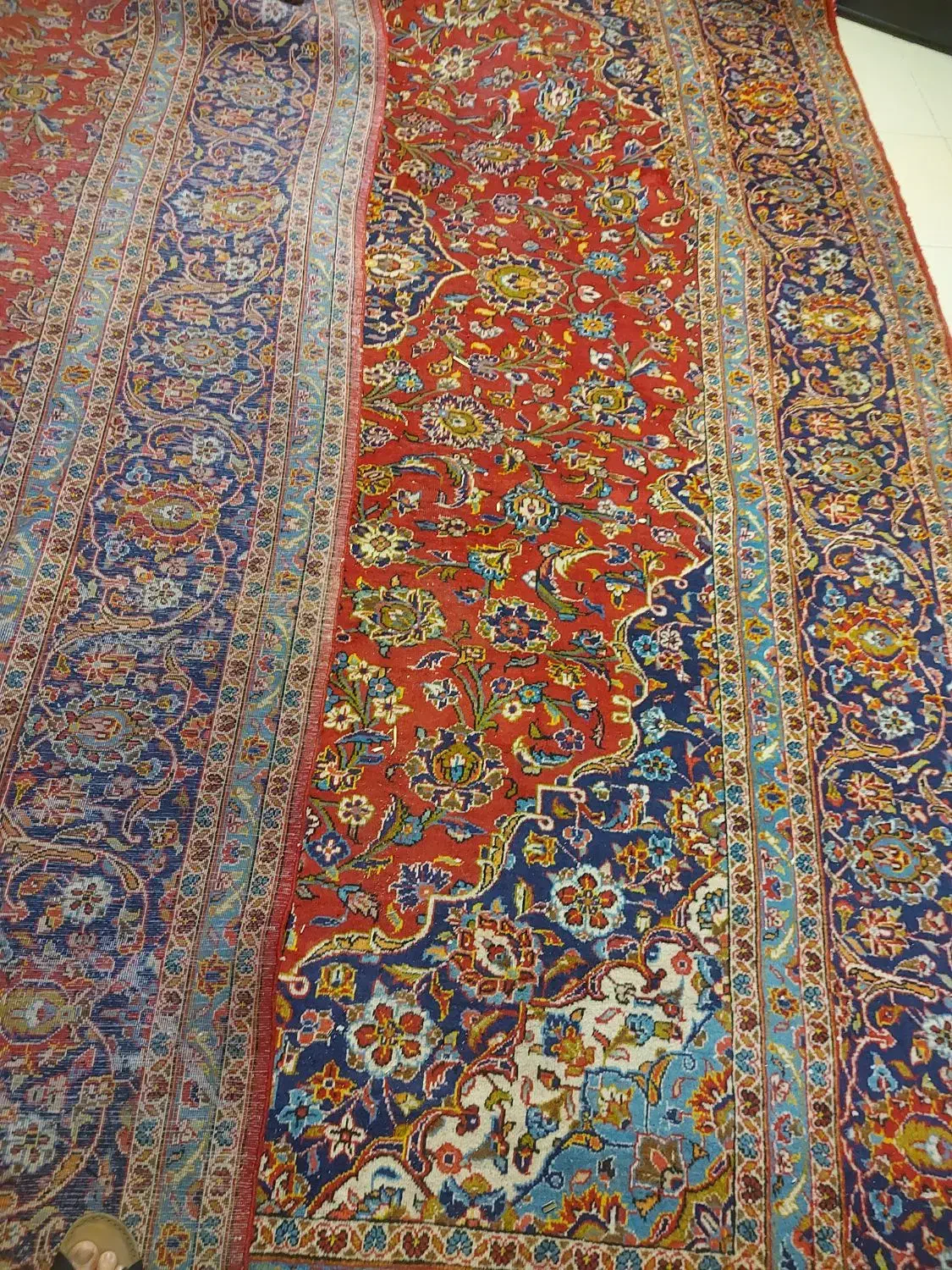 فرش دستبافت|فرش|اصفهان, مهرآباد|دیوار