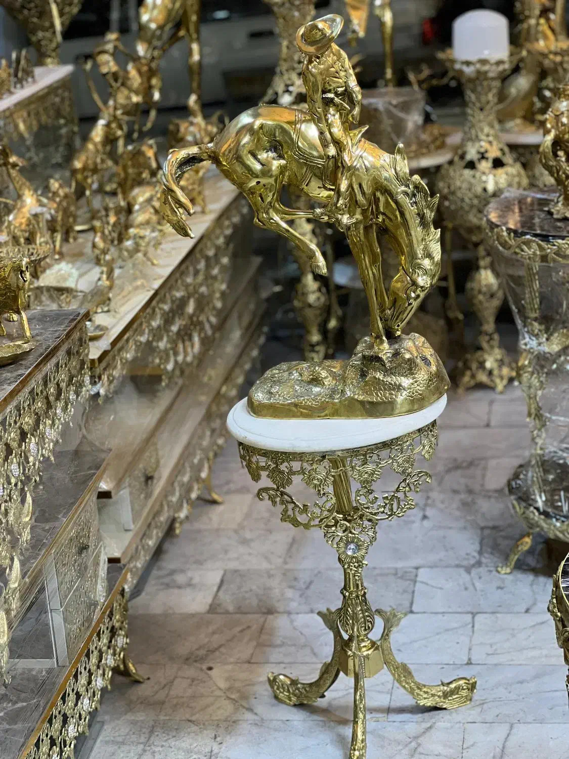 لوک خوش شانس برنز برنزی|مجسمه، تندیس، ماکت|کرج, حصارک پایین|دیوار