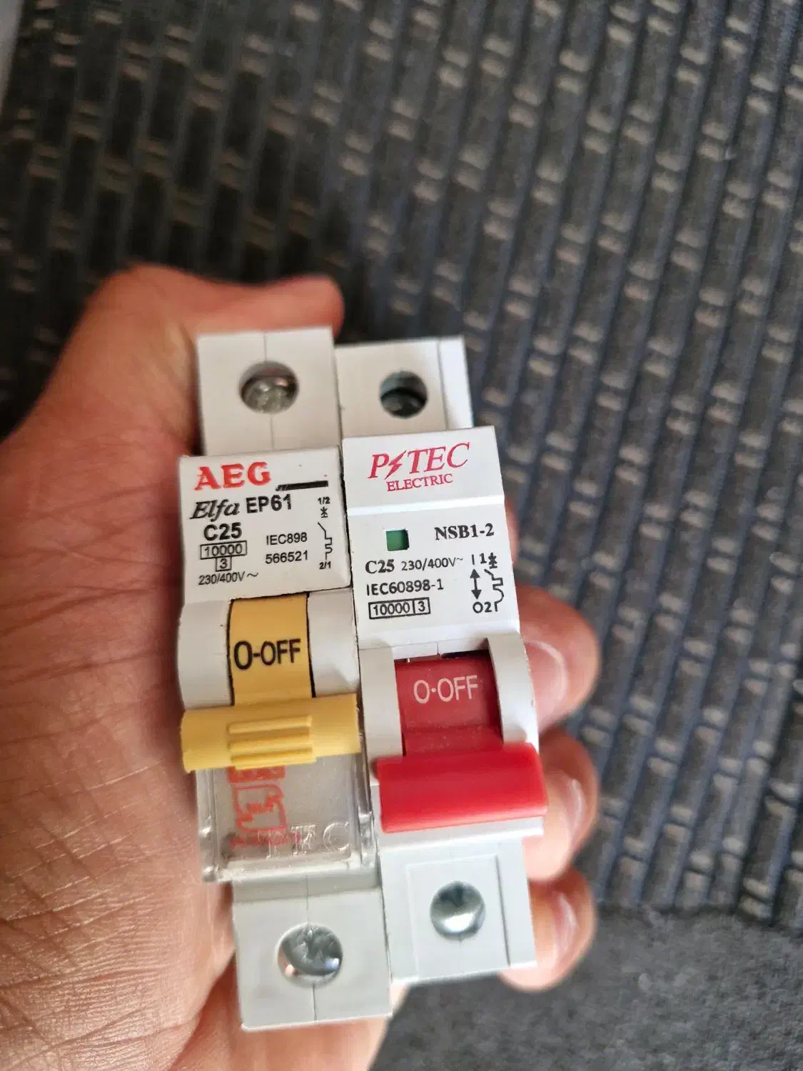 فروش تعدادی فیوز مینیاتوری کنگان|مصالح و تجهیزات ساختمان|بندر کنگان, |دیوار