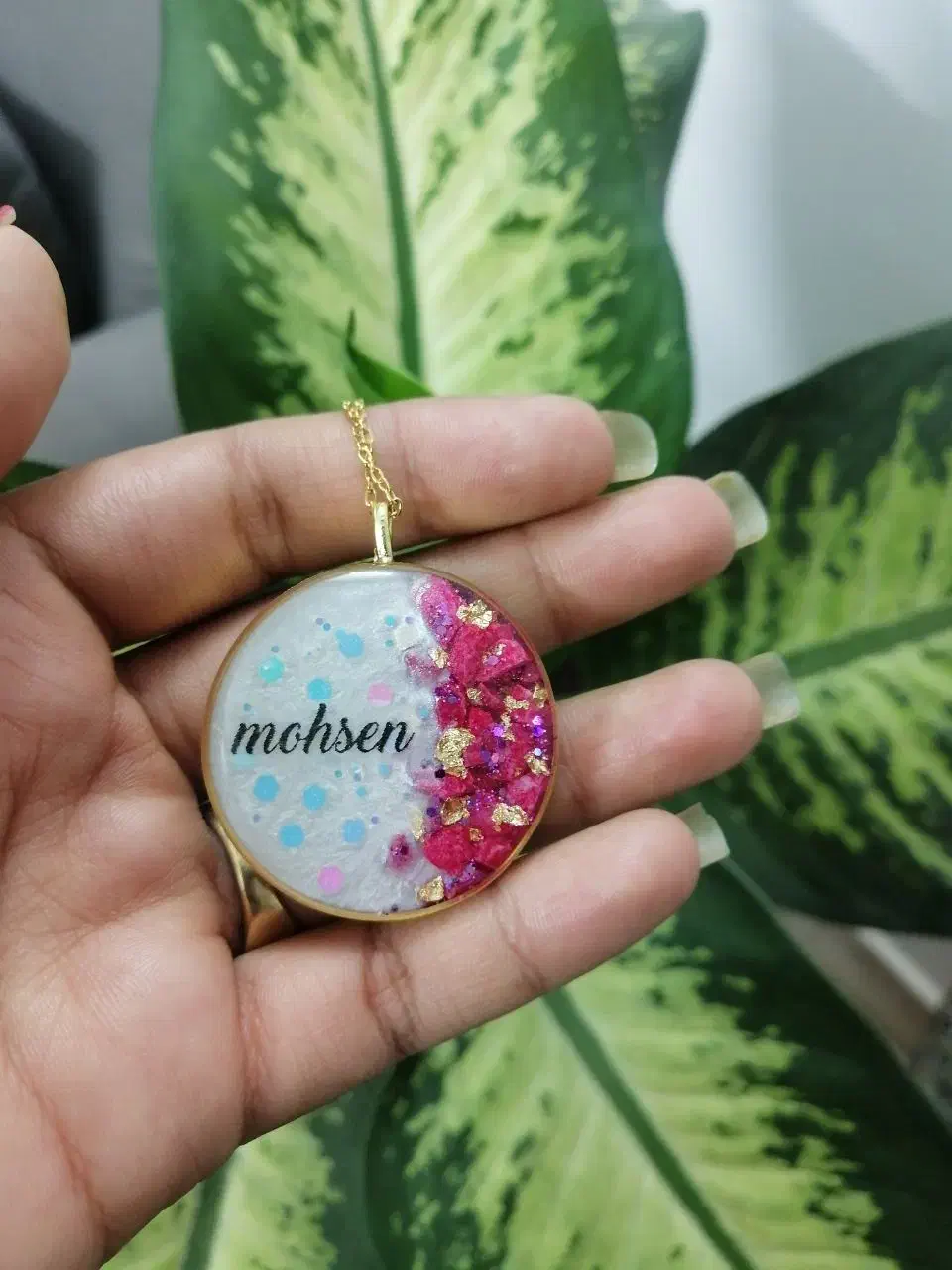 گردنبند اسم خاص  ویژه روز زن|بدلیجات|کاشان, درب زنجیر|دیوار