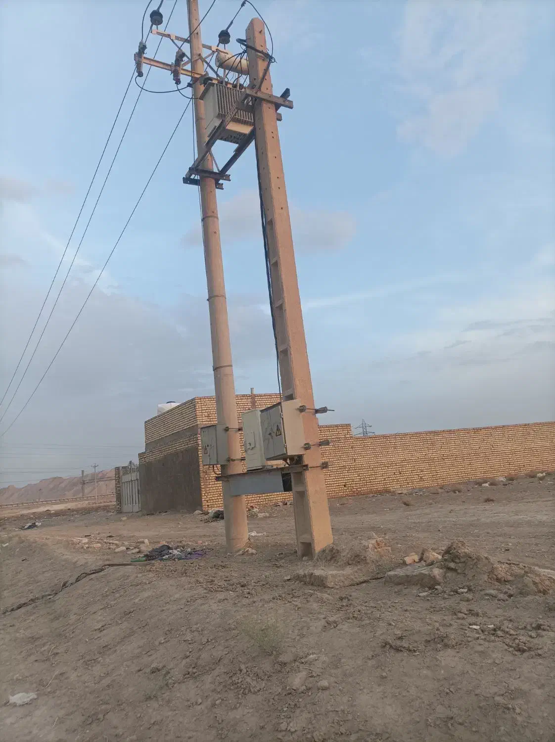 ۶۰۰متر چهاردیواری مولنجان اتوبان فرودگاه|فروش زمین و ملک کلنگی|اصفهان, قهجاورستان|دیوار