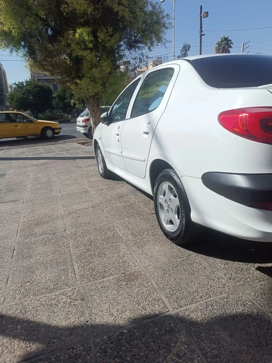 207 sd اتومات فابریک 98|خودرو سواری و وانت|شیراز, ملاصدرا|دیوار