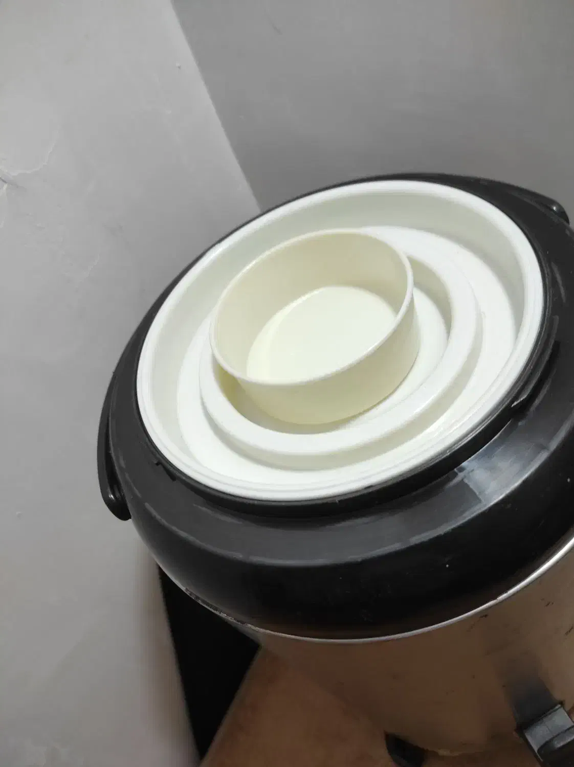 کلمن سالم|ظروف پخت‌وپز|رشت, نخودچر|دیوار