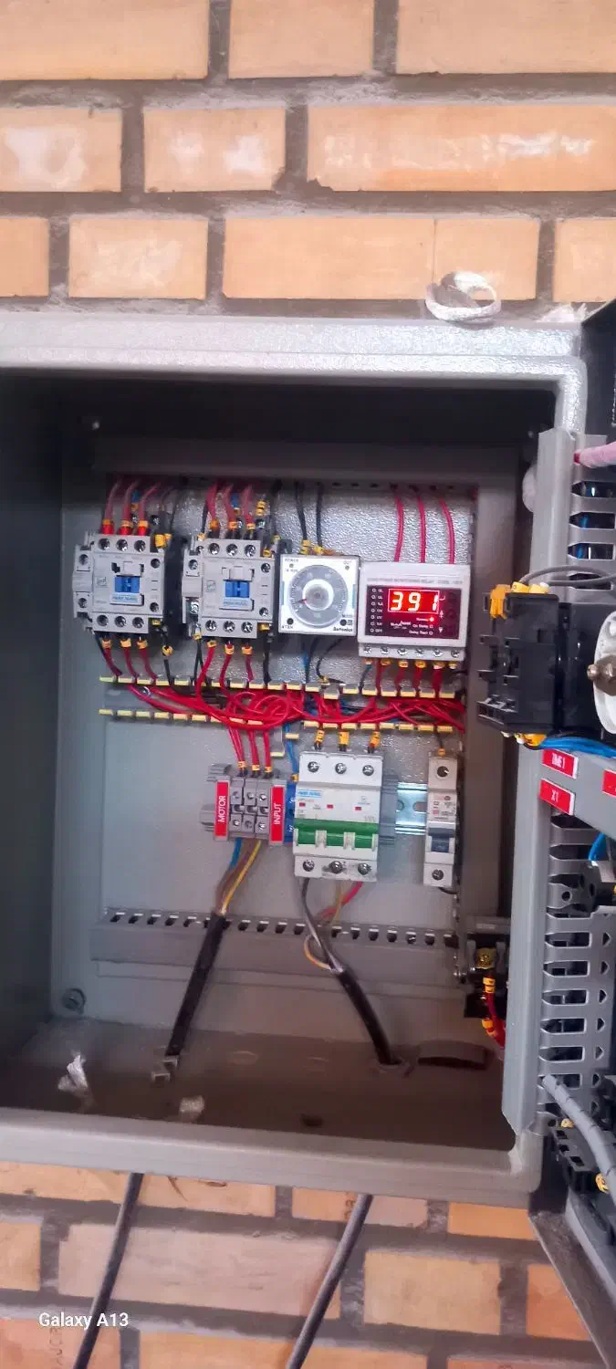 برقکار صنعتی تک فاز سه فاز|خدمات پیشه و مهارت|اشتهارد, |دیوار