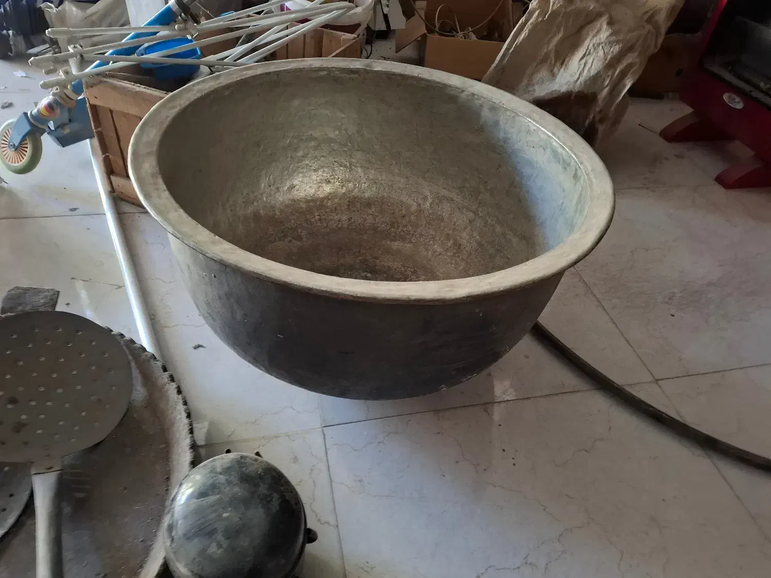 دیگ مسی و ..|ظروف پختوپز|بروجرد, |دیوار