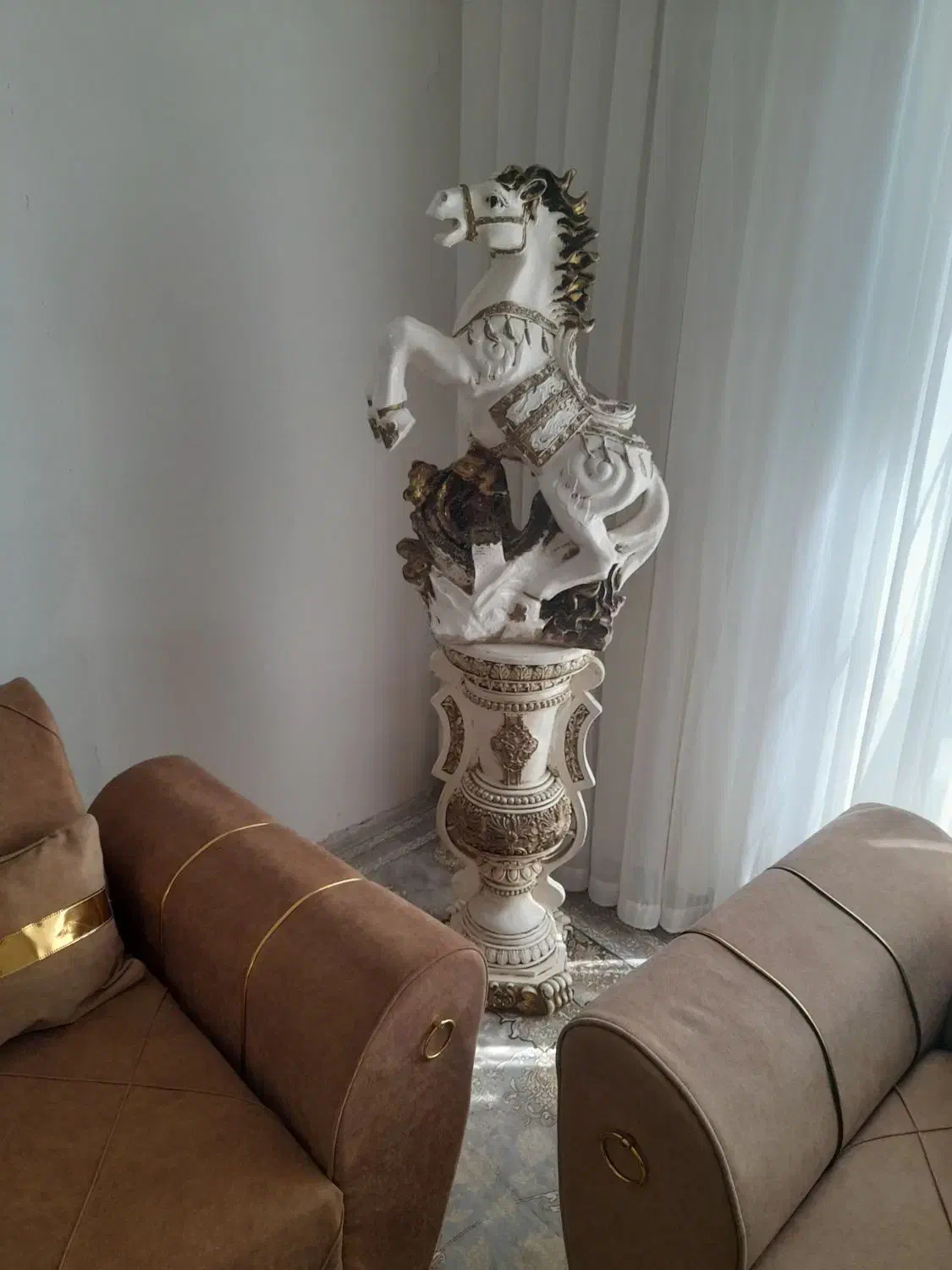 مجسمه اسب|مجسمه، تندیس، ماکت|تربتحیدریه, حاجی یار|دیوار